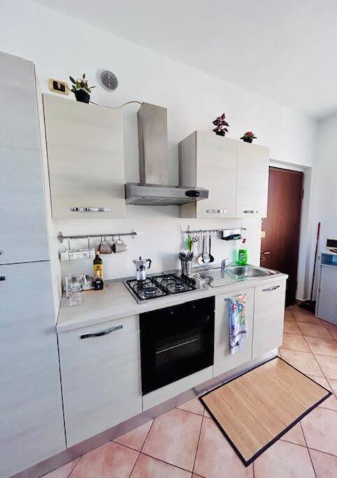 דירות Casa Lucia A Carugo מראה חיצוני תמונה