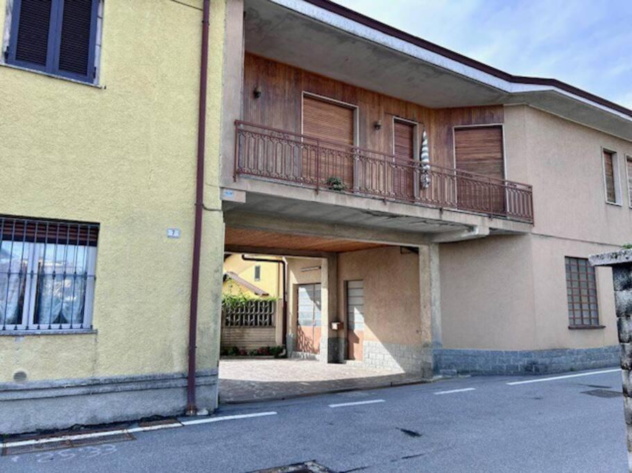 דירות Casa Lucia A Carugo מראה חיצוני תמונה