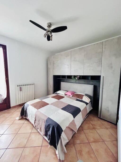 דירות Casa Lucia A Carugo מראה חיצוני תמונה