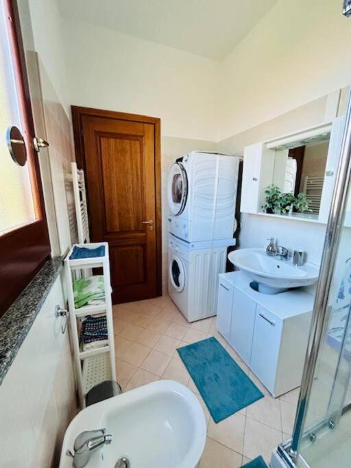 דירות Casa Lucia A Carugo מראה חיצוני תמונה
